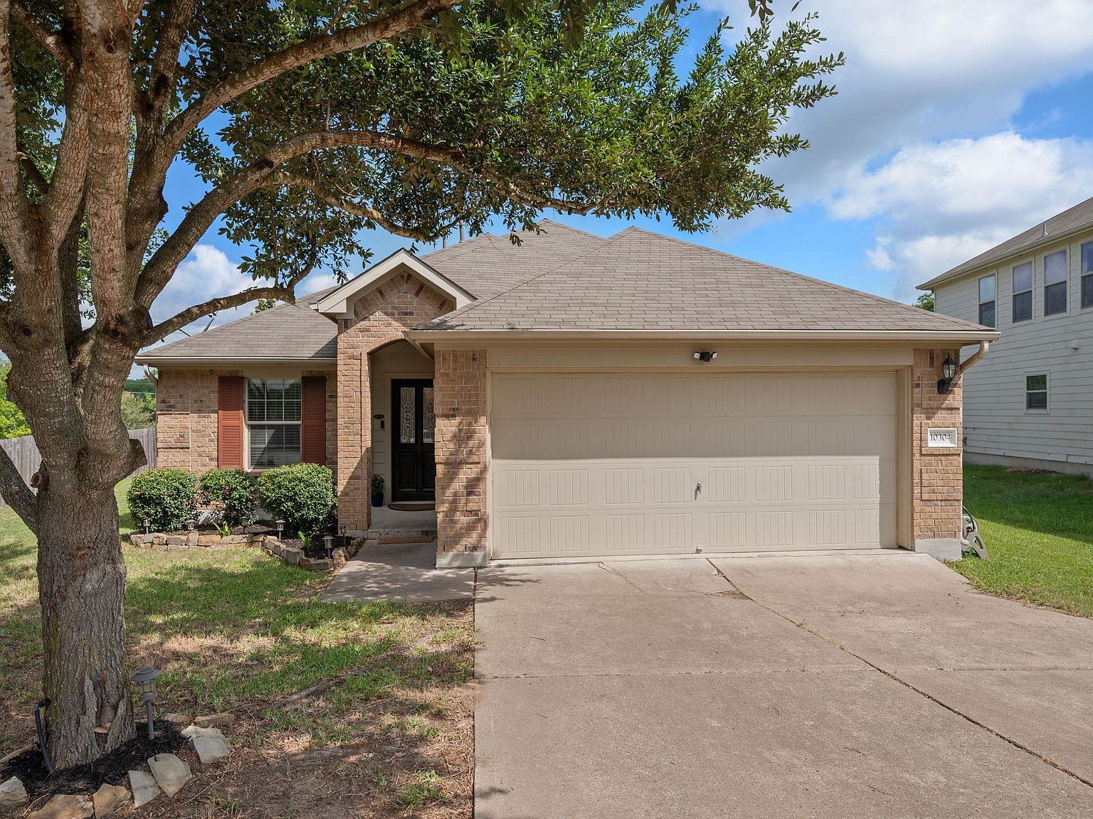 10304 Lone Pine Ln Austin, TX 78747 - Thumbnail 3