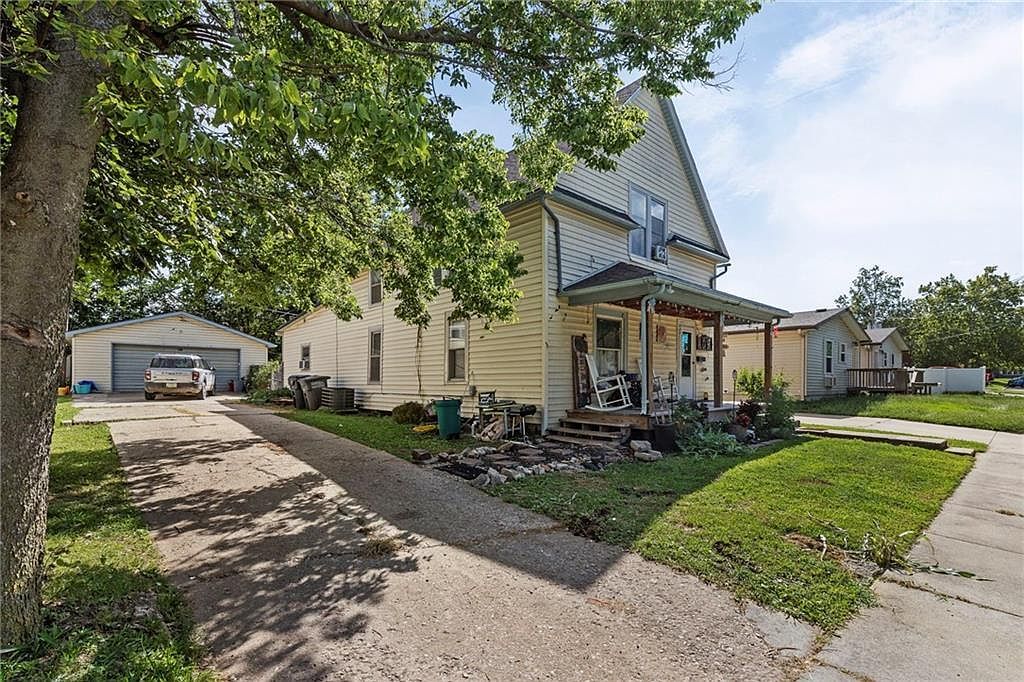 301 W 13th Ave Emporia, KS 66801 - Thumbnail 3