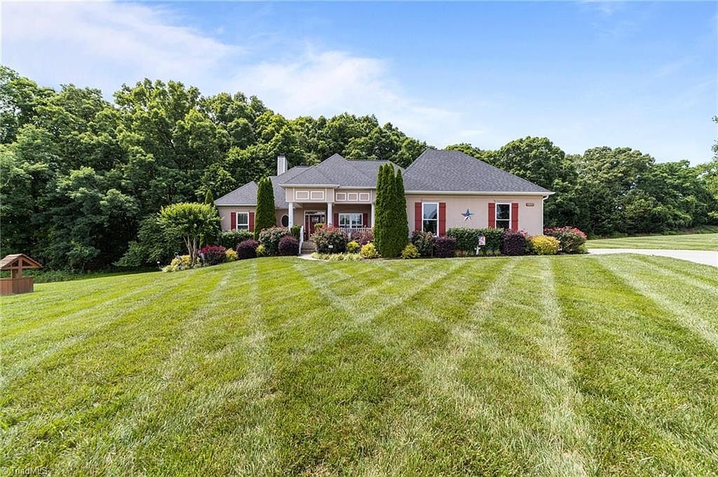 8169 McClanahan Dr Browns Summit, NC 27214 - Thumbnail 3