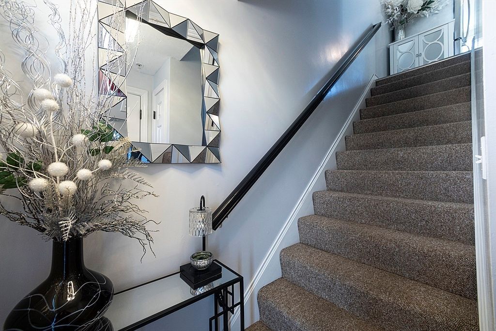 417 Hildreth St UNIT 2 Lowell, MA 01850 - Thumbnail 3