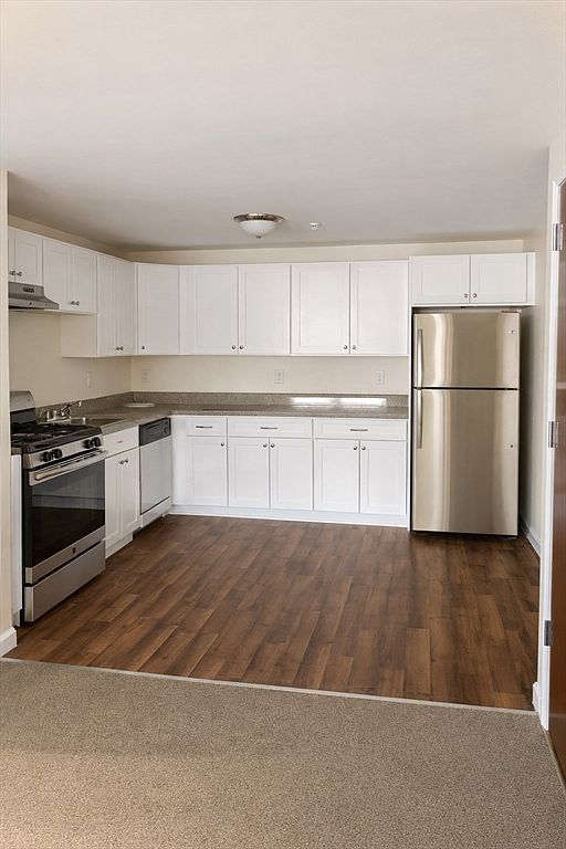 361 Hildreth St APT 24 Lowell, MA 01850 - Thumbnail 3