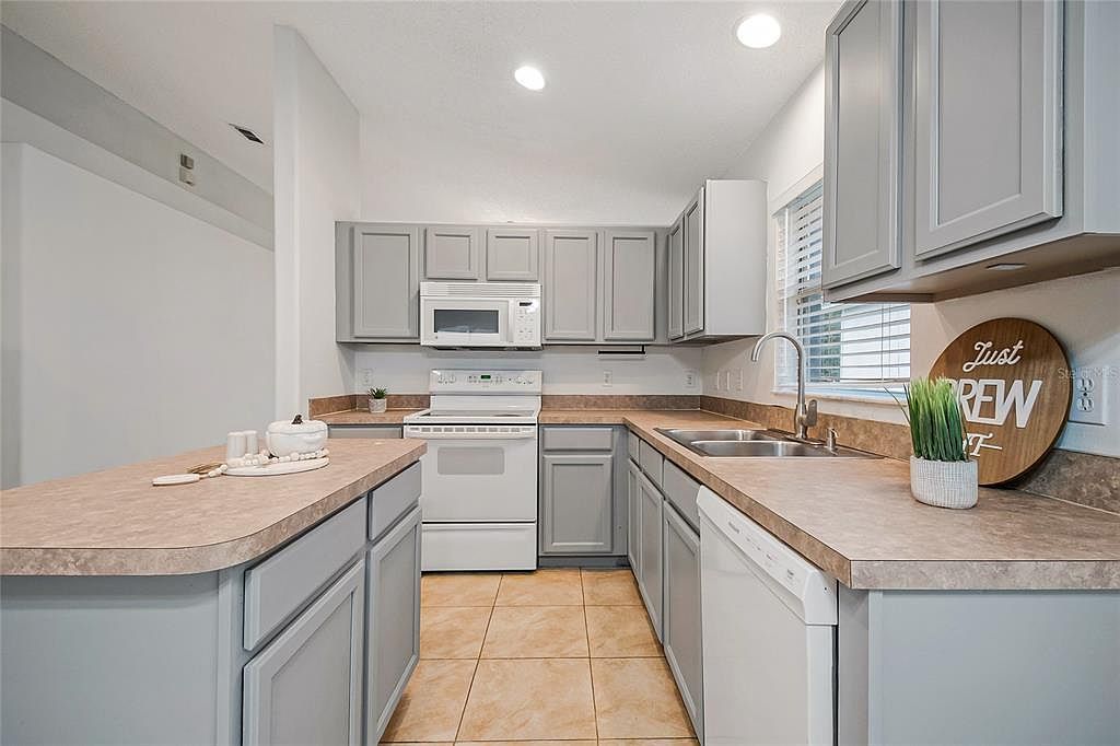 4848 Aguila Pl Orlando, FL 32826 - Thumbnail 3