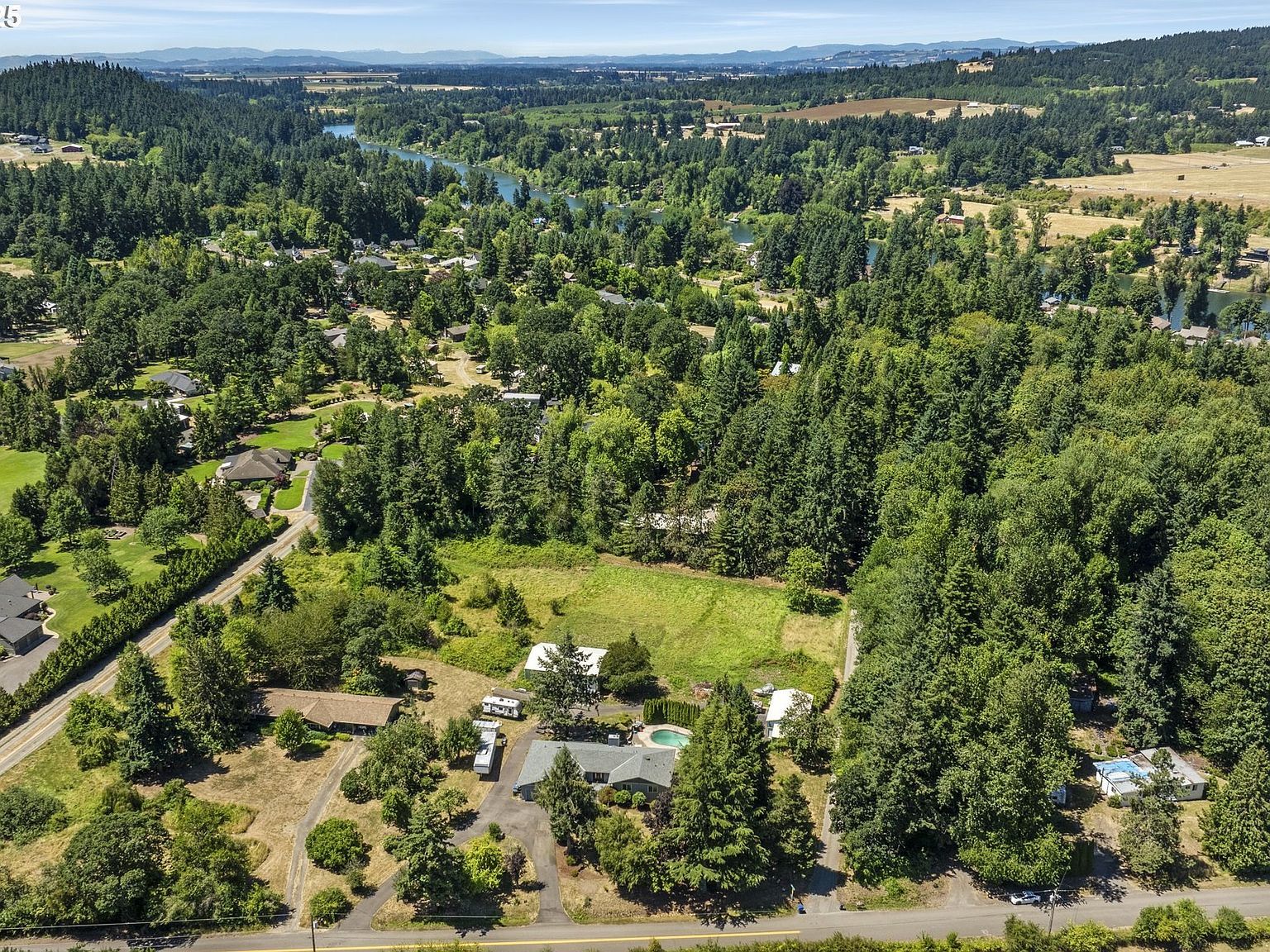 23851 Schultz Rd NE Aurora, OR 97002 - Thumbnail 3