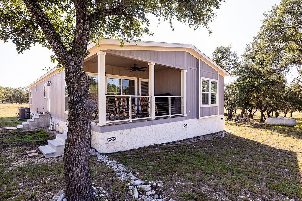 176 Jenna Ln Harper, TX 78631 - Thumbnail 3