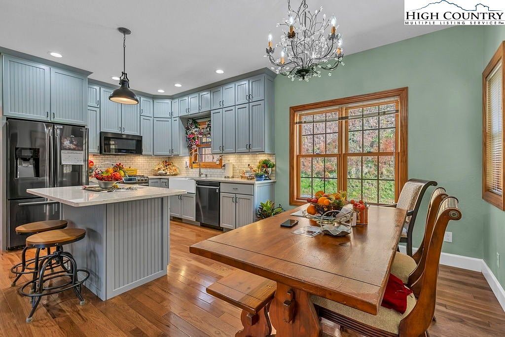 625 Heaton Creek Rd Roan Mountain, TN 37687 - Thumbnail 3