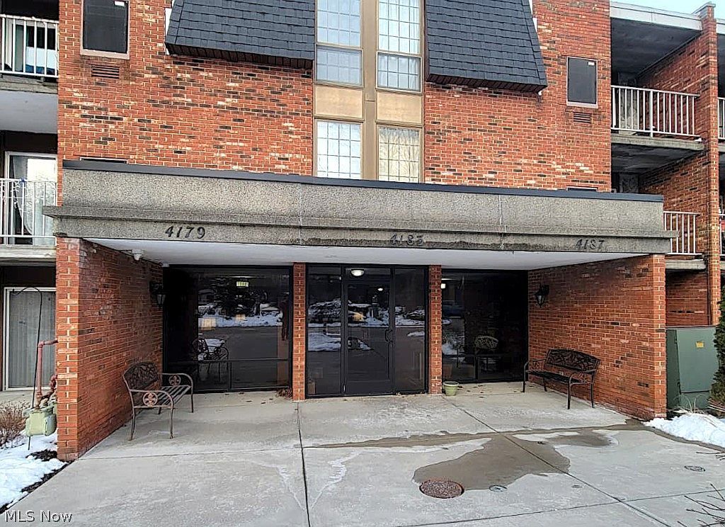 4179 Columbia Rd APT 213 North Olmsted, OH 44070 - Thumbnail 3