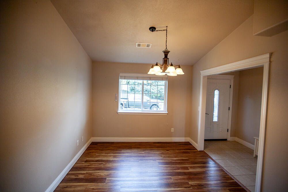 1604 Medart Ln Grants Pass, OR 97527 - Thumbnail 3