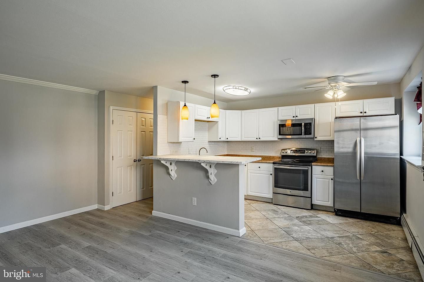 335 E Lancaster Ave Unit E4 Downingtown, PA 19335 - Thumbnail 3