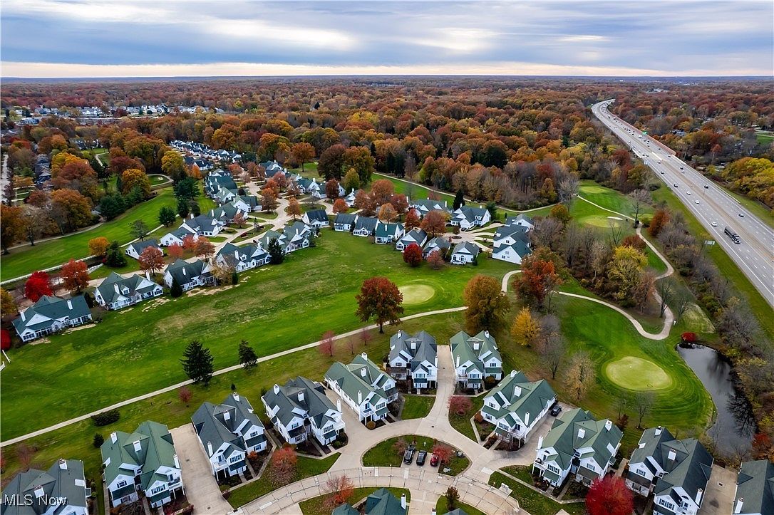 385 Vista Cir North Olmsted, OH 44070 - Thumbnail 3