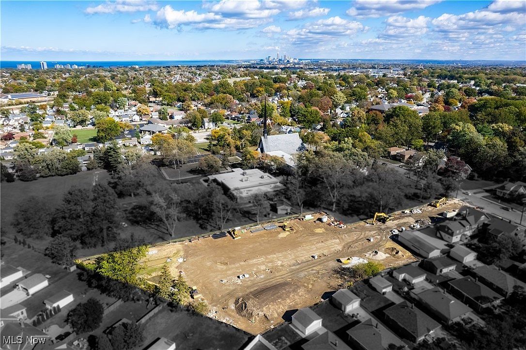 32741 Warren Rd #17 Cleveland, OH 44111 - Thumbnail 3