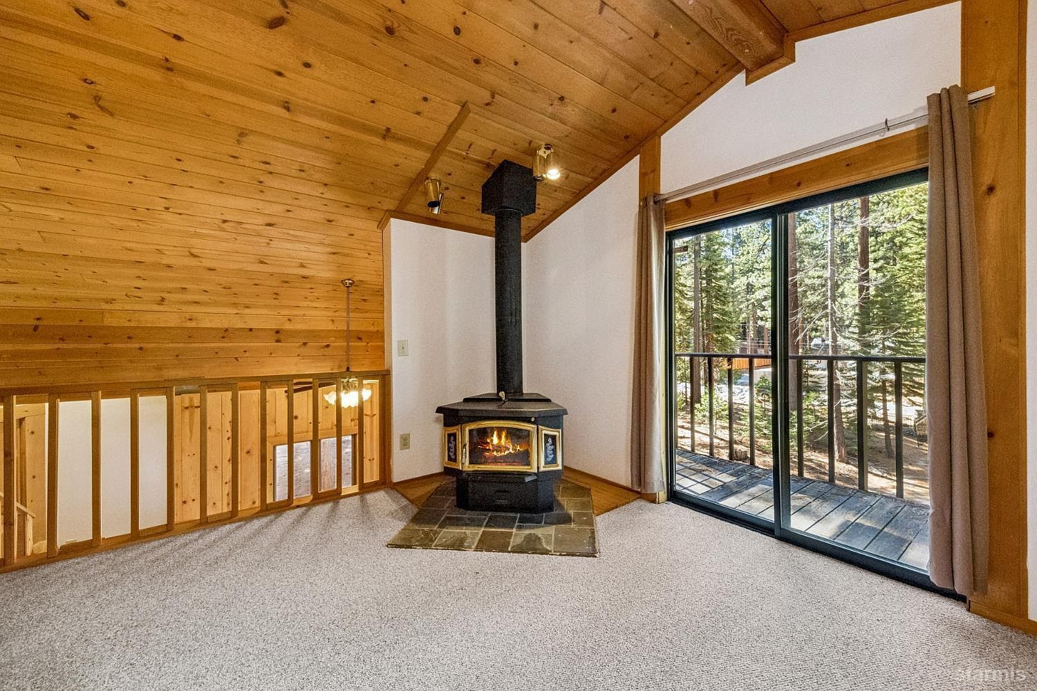 1259 Bonanza Ave South Lake Tahoe, CA 96150 - Thumbnail 3