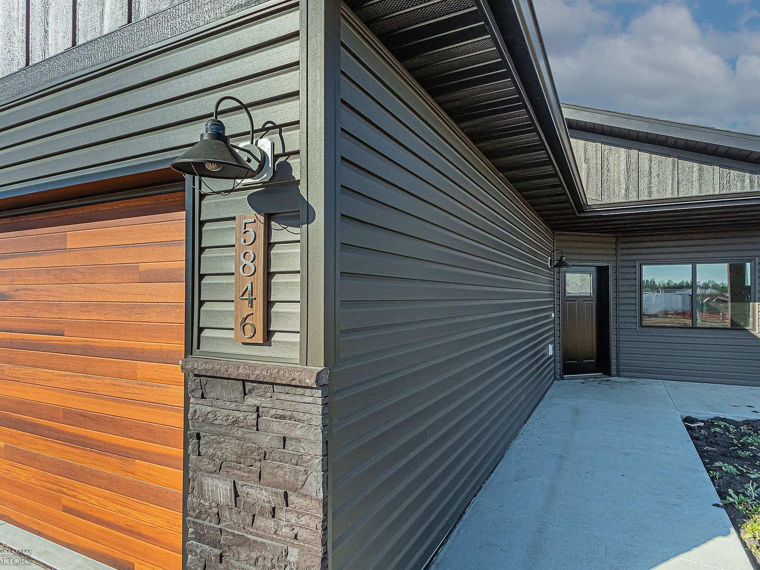 5846 James Dr W Fargo, ND 58078 - Thumbnail 3