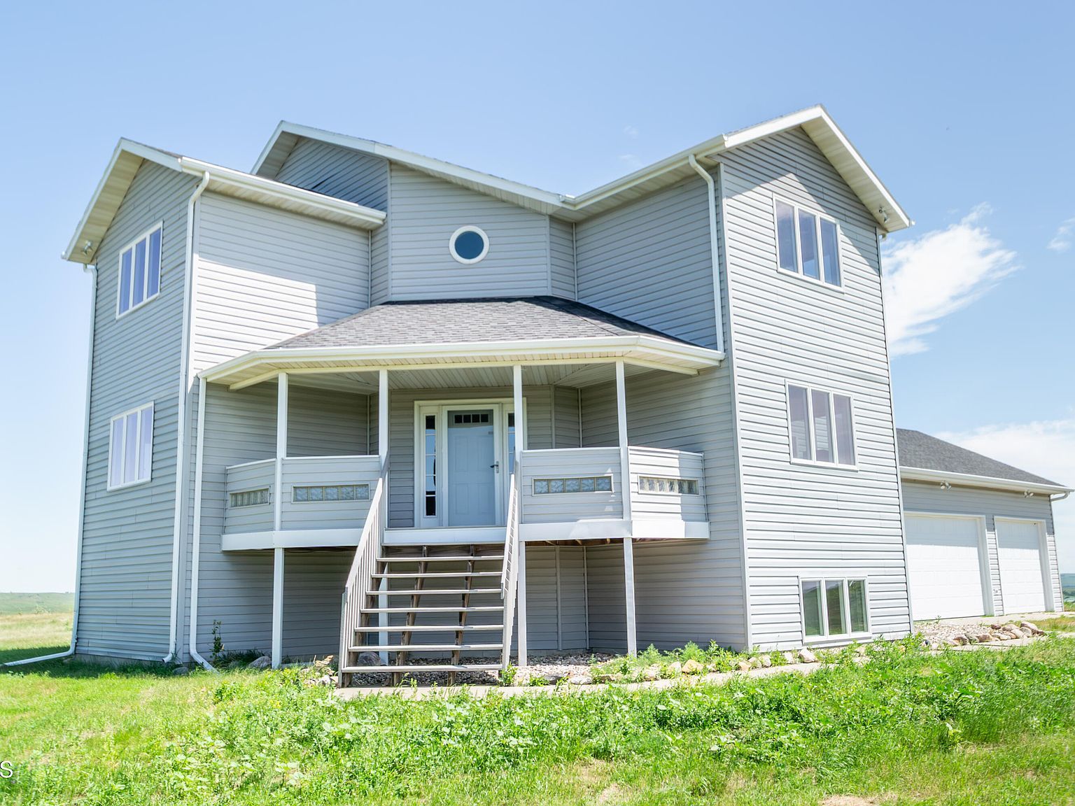 2572 Windsor Pl N Mandan, ND 58554 - Thumbnail 3