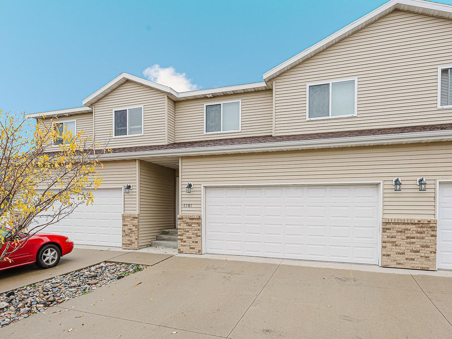 4281 Estate Dr S Fargo, ND 58104 - Thumbnail 3