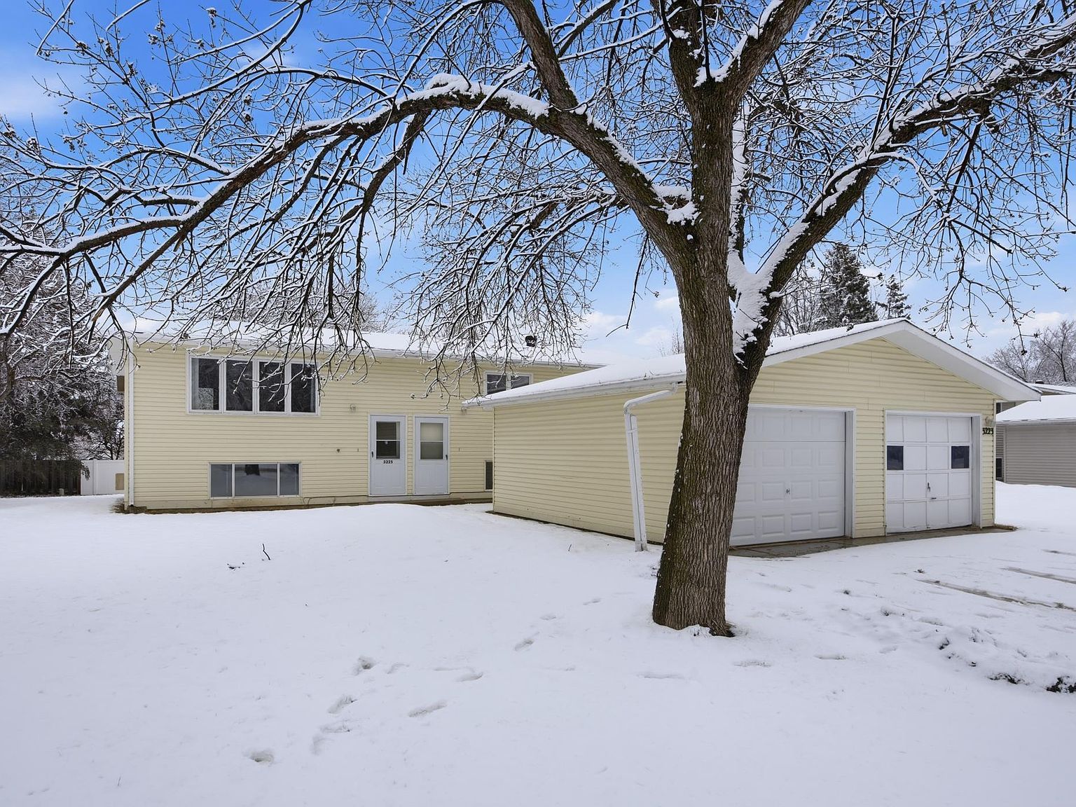 3223-3225 2nd St N Fargo, ND 58102 - Thumbnail 3