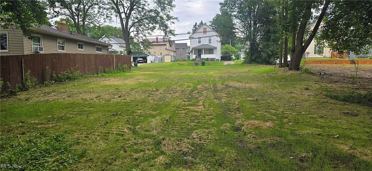 1080 Belleview Ave Barberton, OH 44203 - Thumbnail 3