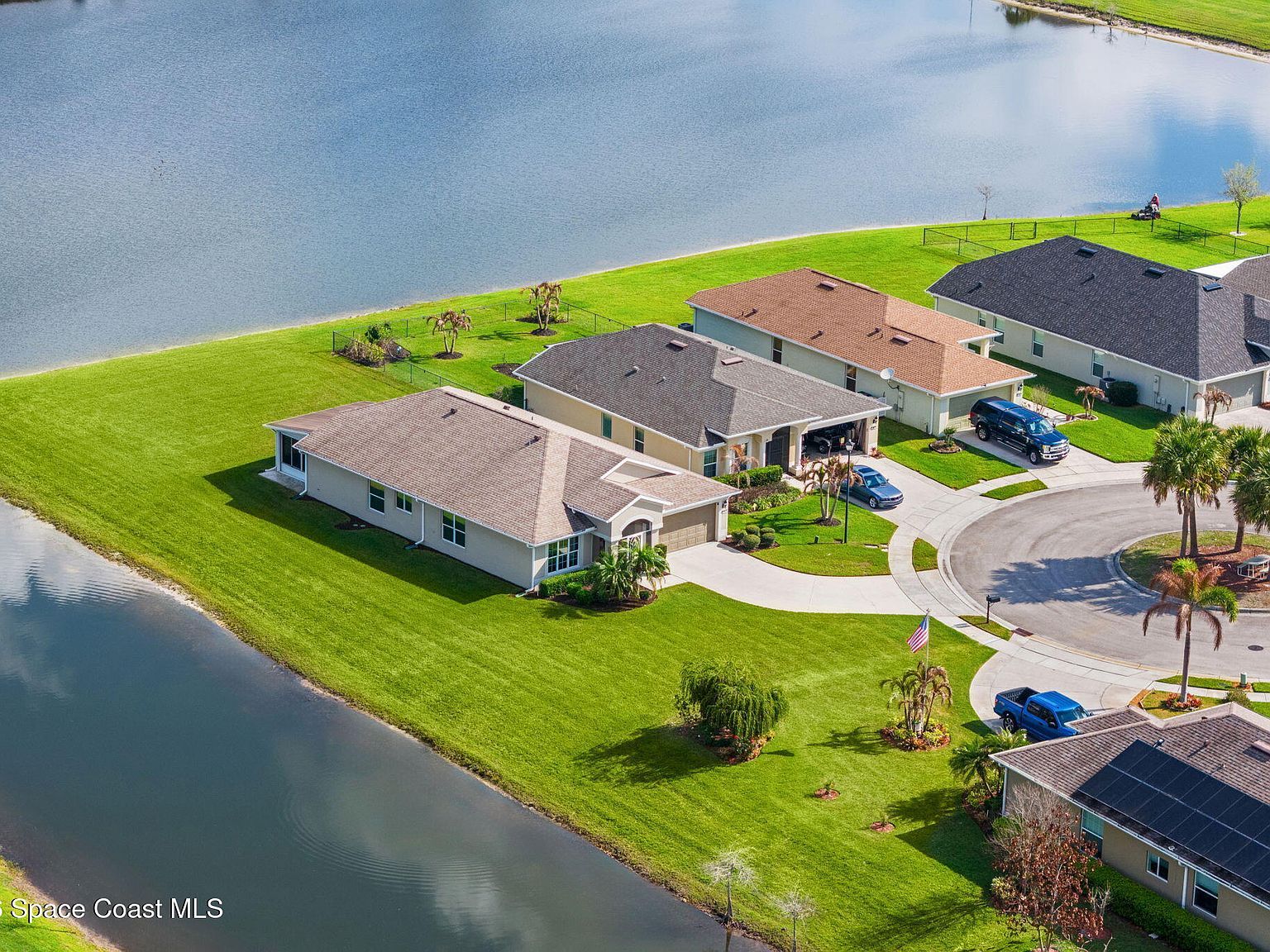 1303 Hubbard Ct SE Palm Bay, FL 32909 - Thumbnail 3