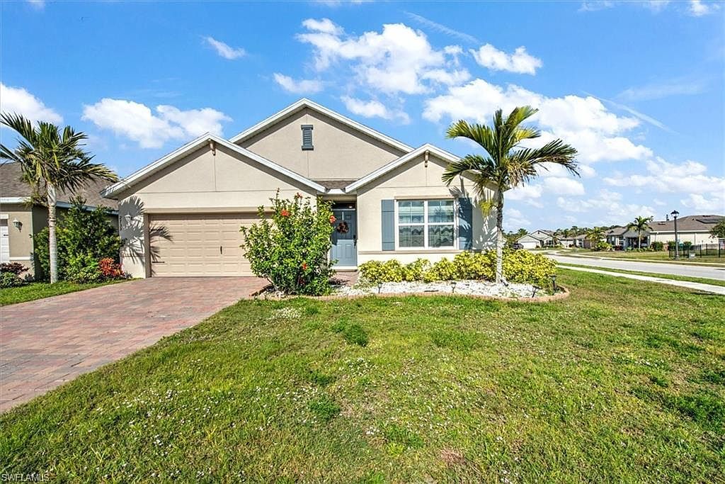 2733 Merida Ln Cape Coral, FL 33909 - Thumbnail 3