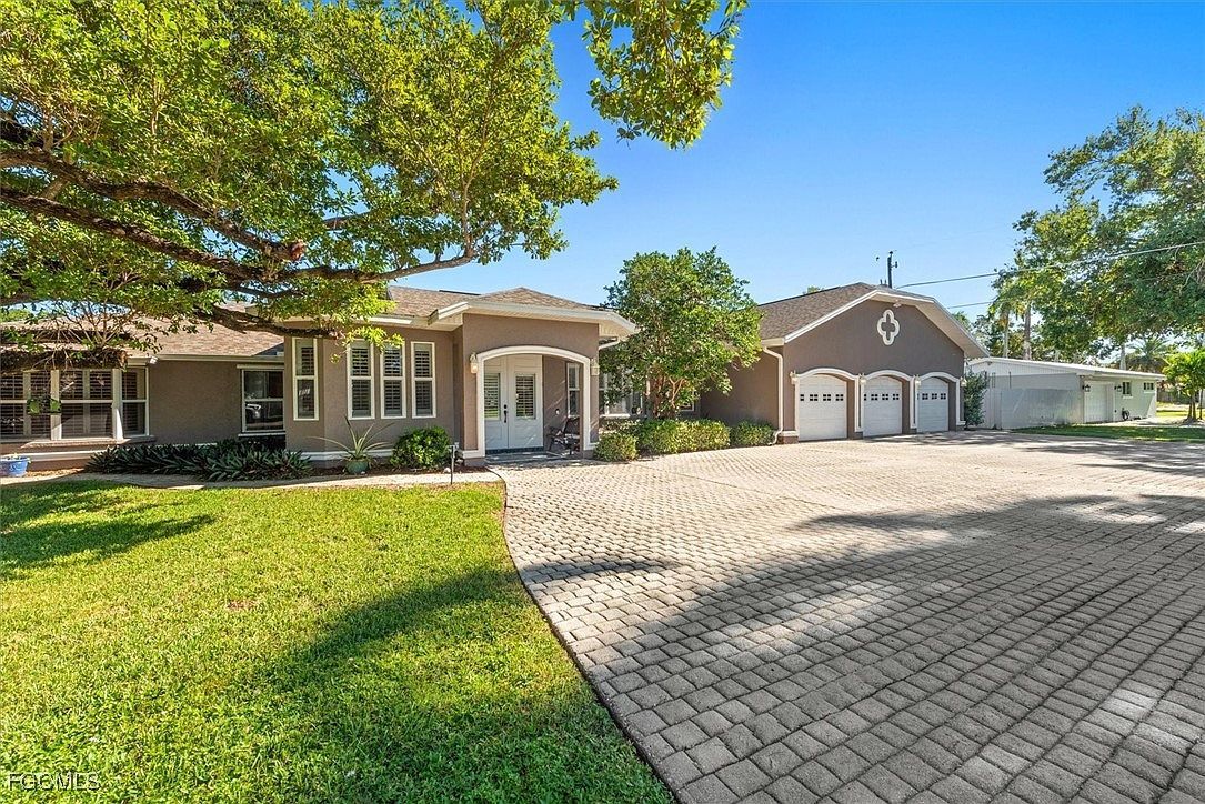 729 Dean Way Fort Myers, FL 33919 - Thumbnail 3