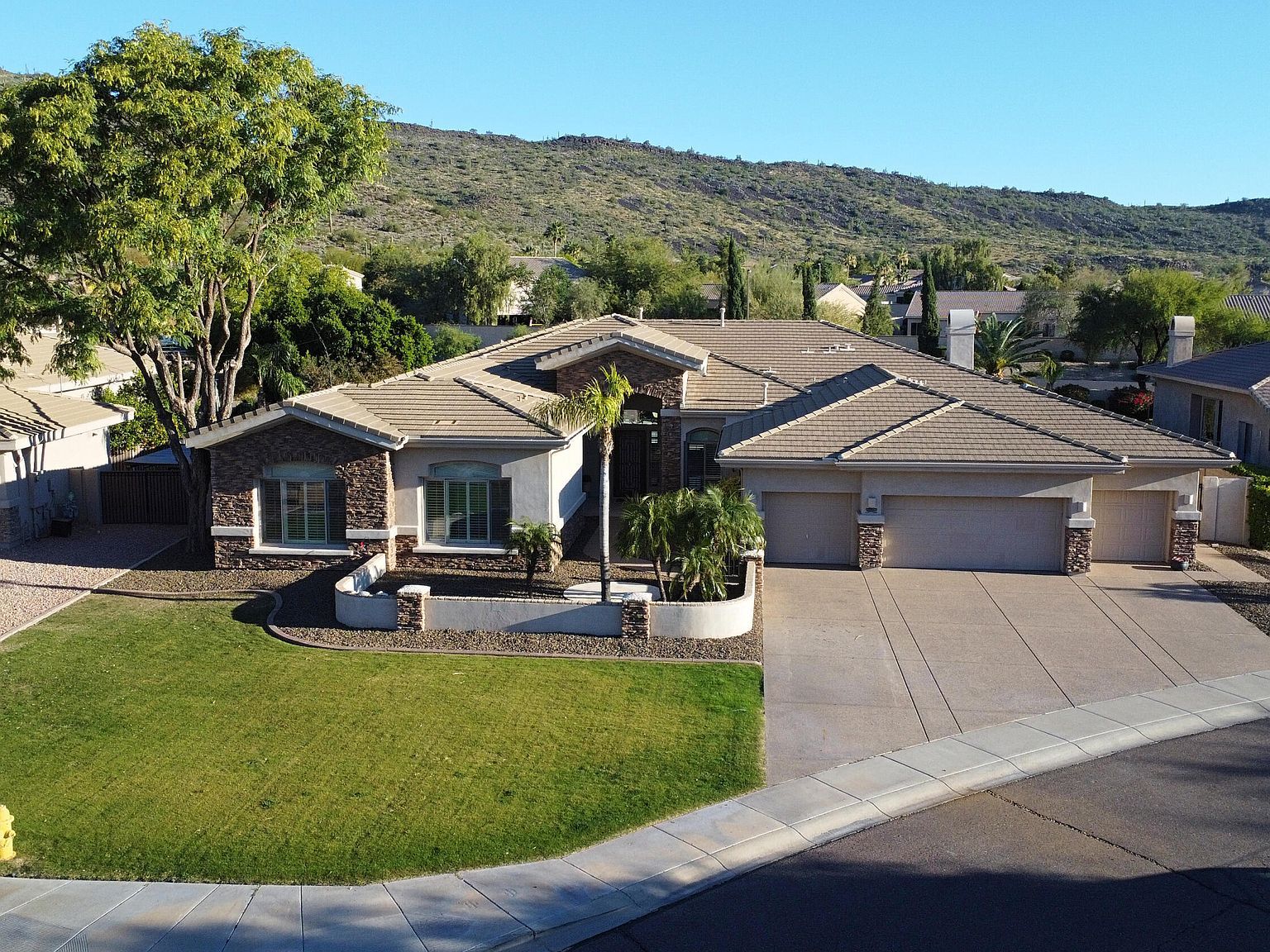 25817 N Lawler Loop Phoenix, AZ 85083 - Thumbnail 3