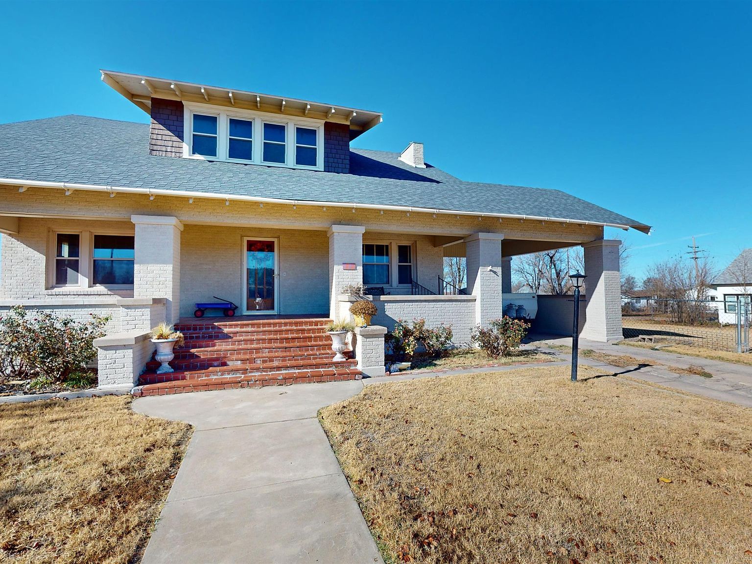 221 S Santa Fe St Shattuck, OK 73858 - Thumbnail 3