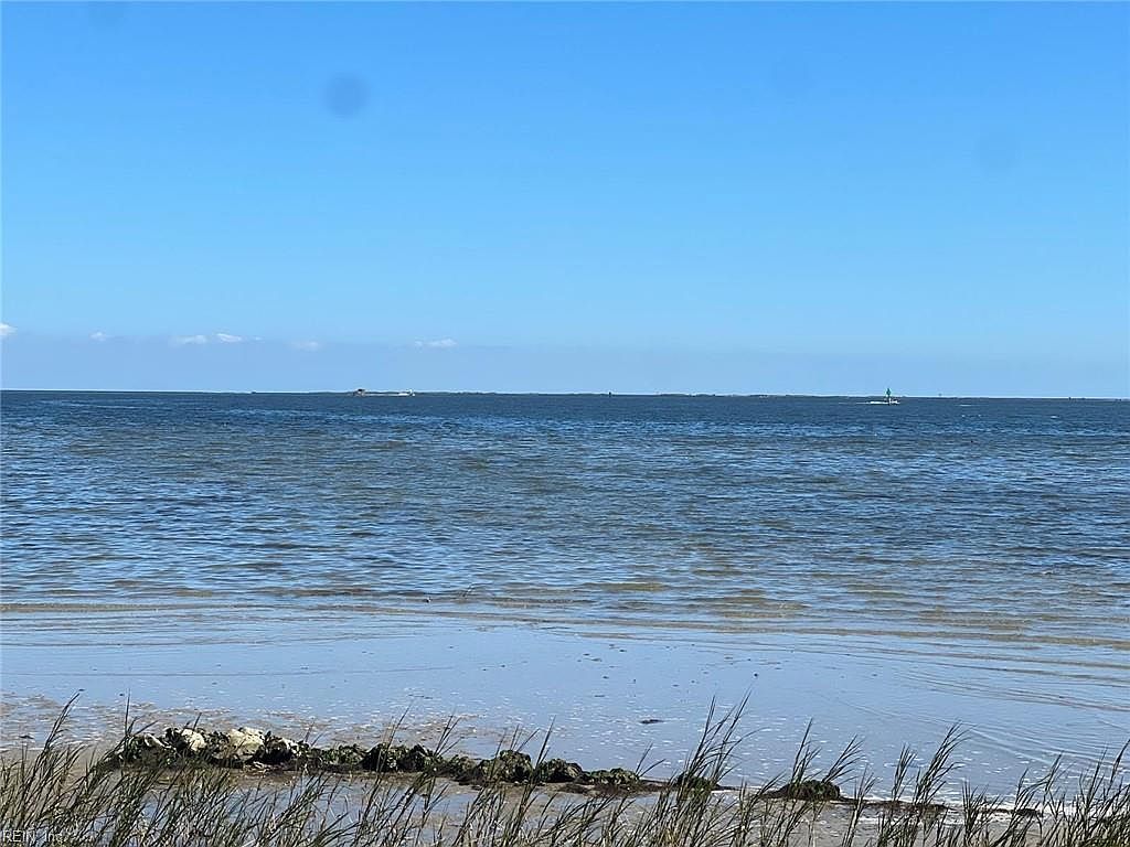 816 Ship Point Rd Yorktown, VA 23692 - Thumbnail 3