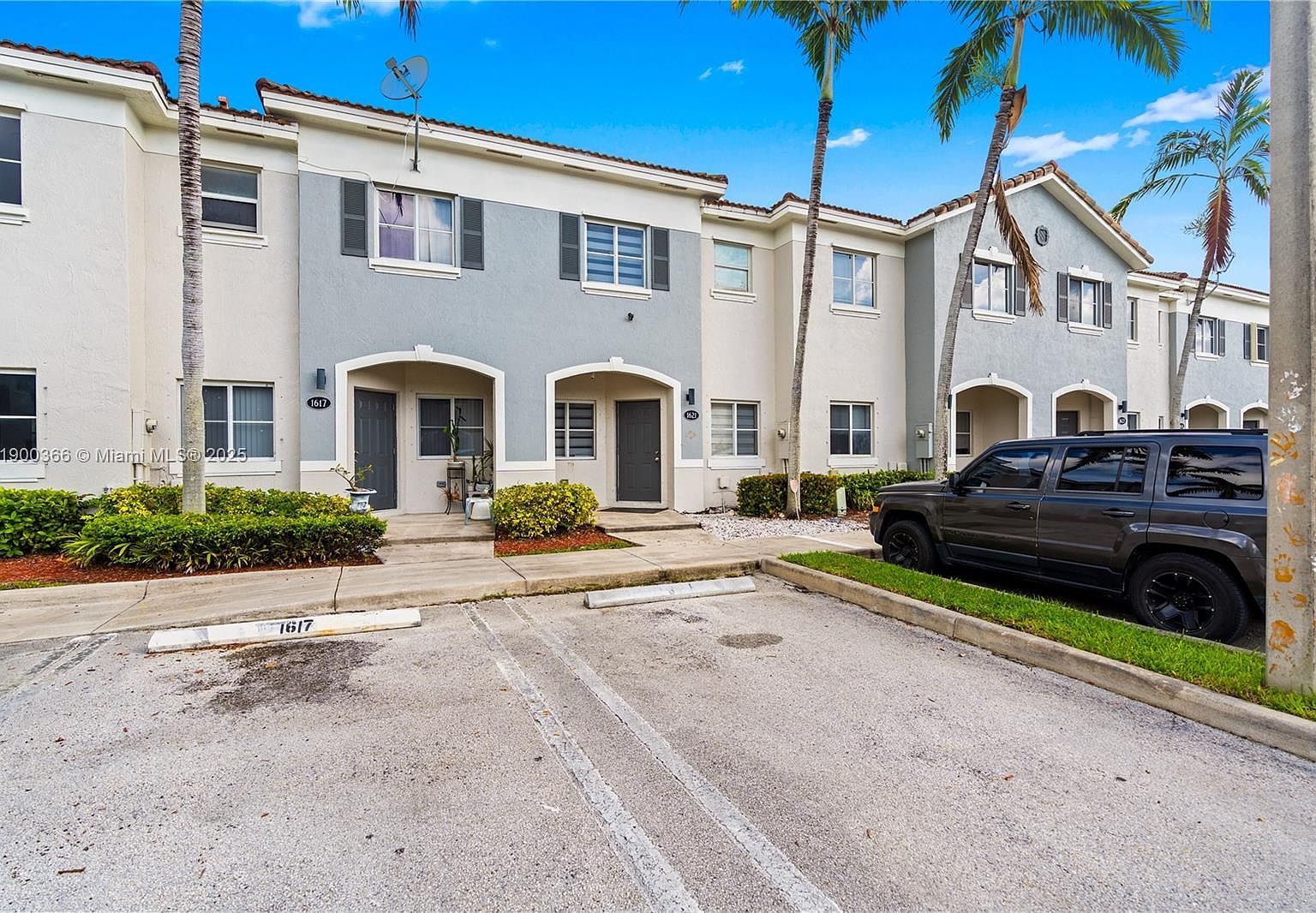 1621 SE 30th St Homestead, FL 33035 - Thumbnail 3