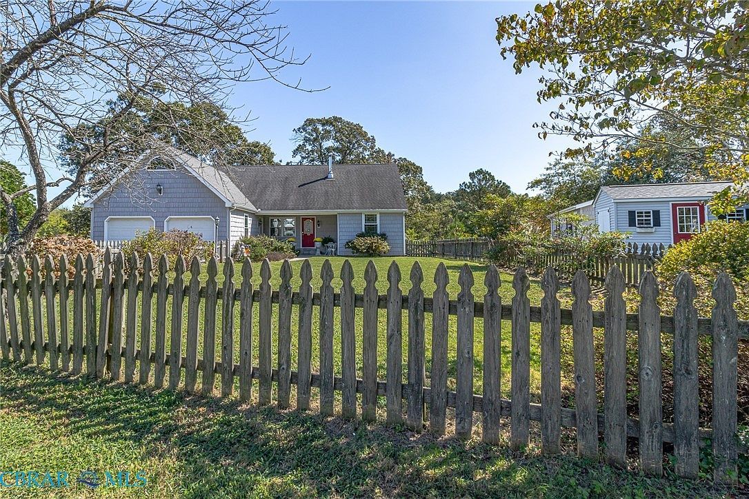 708 Queens Point Dr Locust Hill, VA 23092 - Thumbnail 3