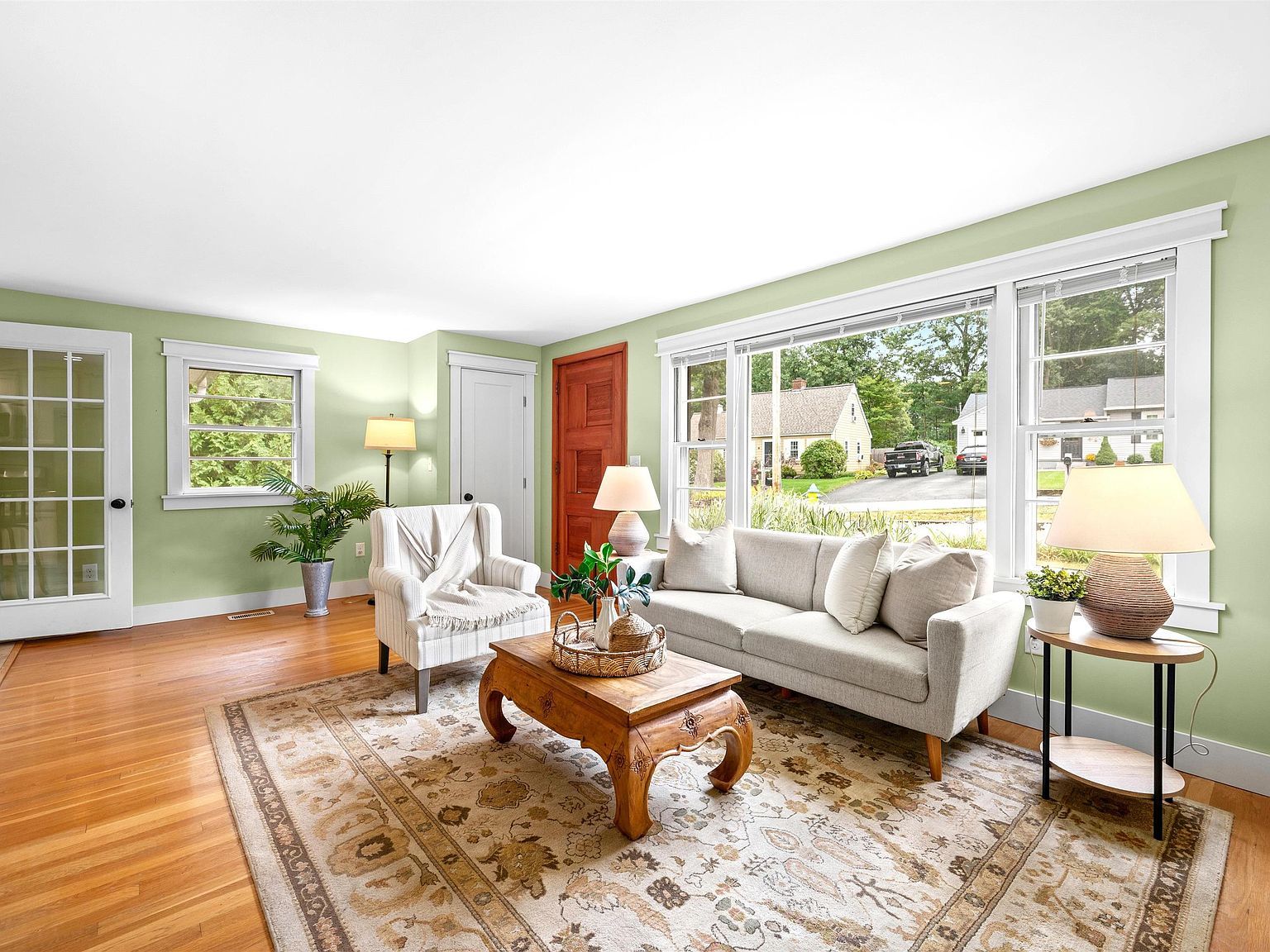 16 Hillside Drive Nashua, NH 03064 - Thumbnail 3