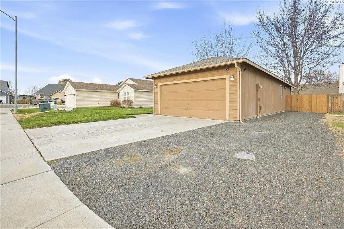 3818 W Hood Ct Kennewick, WA 99336 - Thumbnail 3
