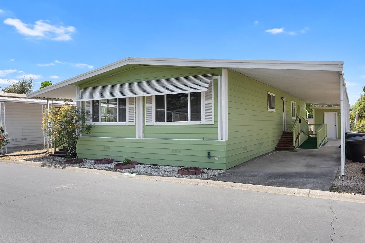 72 Lora Way Roseville, CA 95661 - Thumbnail 3