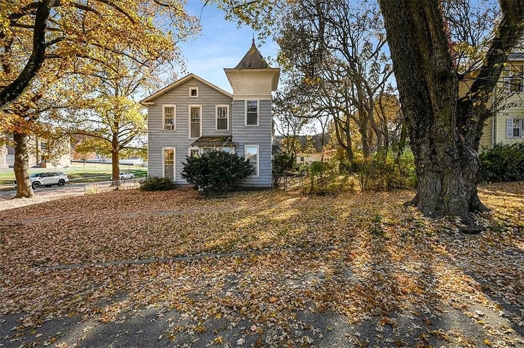 601 Congress St Leavenworth, KS 66048 - Thumbnail 3