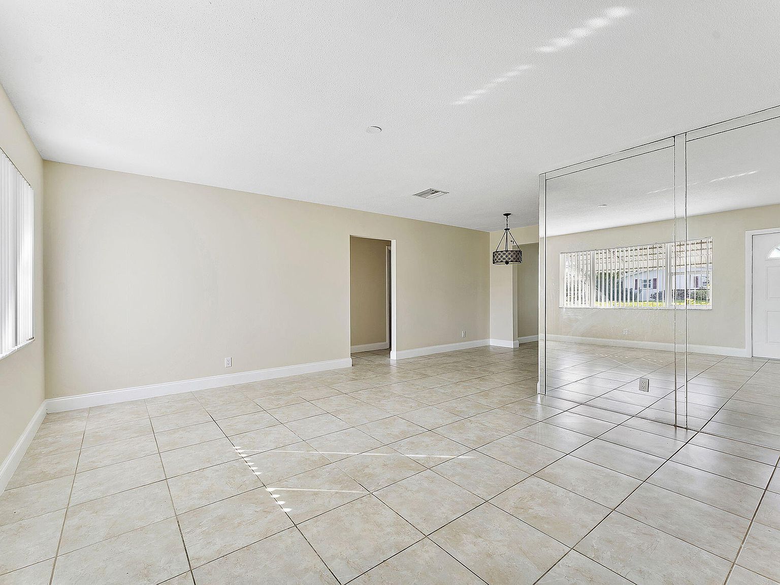 1904 SW Golf Ln Boynton Beach, FL 33426 - Thumbnail 3