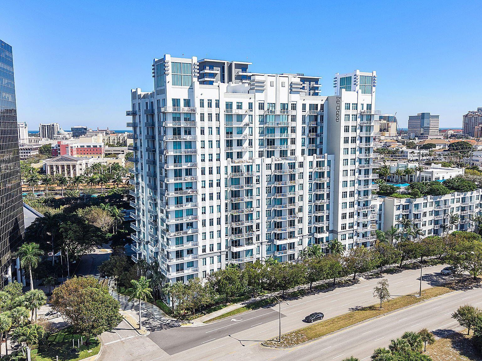 300 S Australian Ave Unit 916 West Palm Beach, FL 33401 - Thumbnail 3