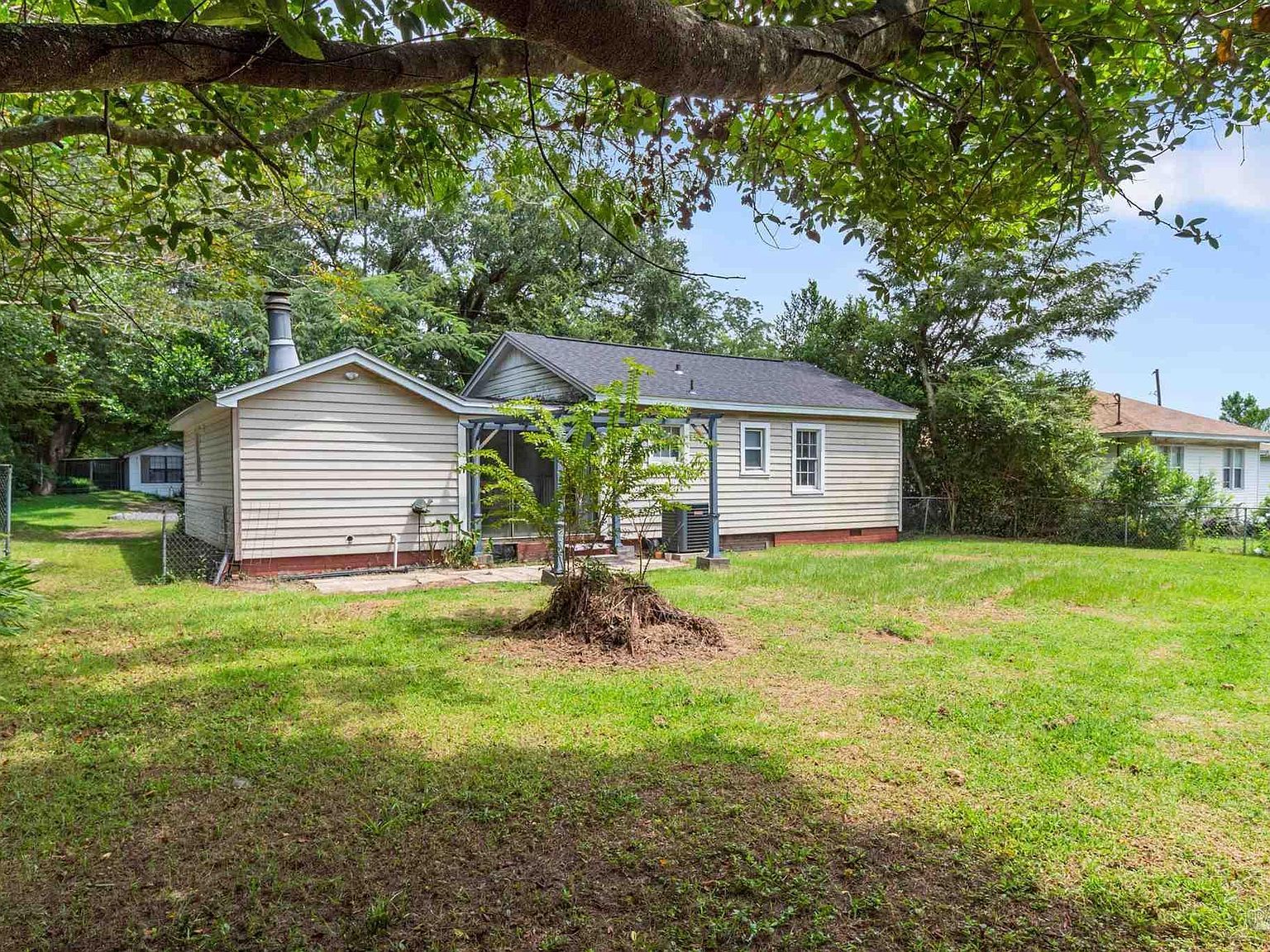 203 Booth Ave Cantonment, FL 32533 - Thumbnail 3