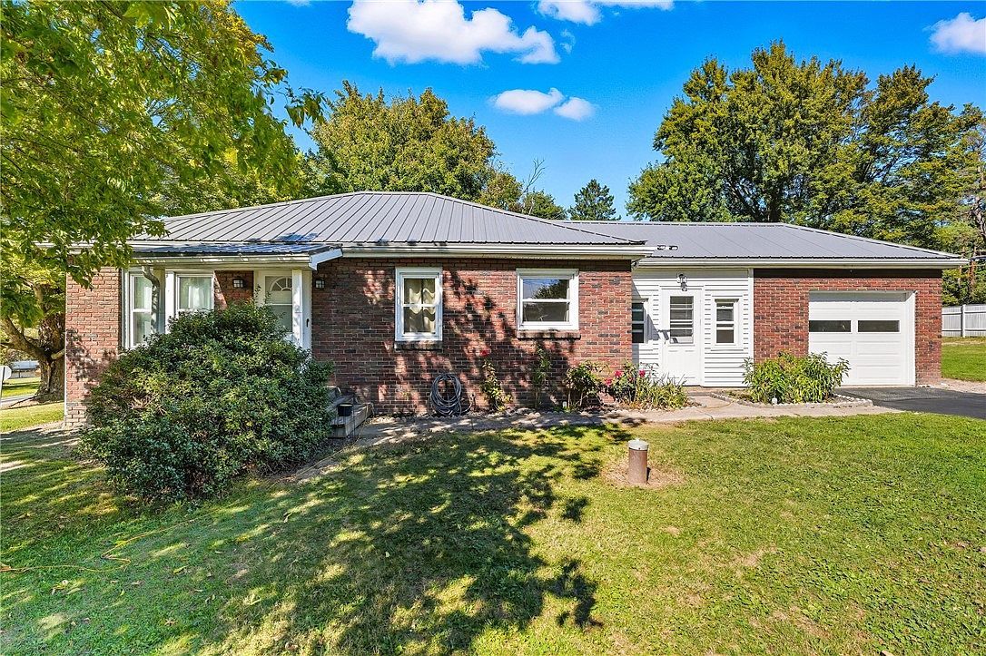 105 Williamson Rd Greenville, PA 16125 - Thumbnail 3