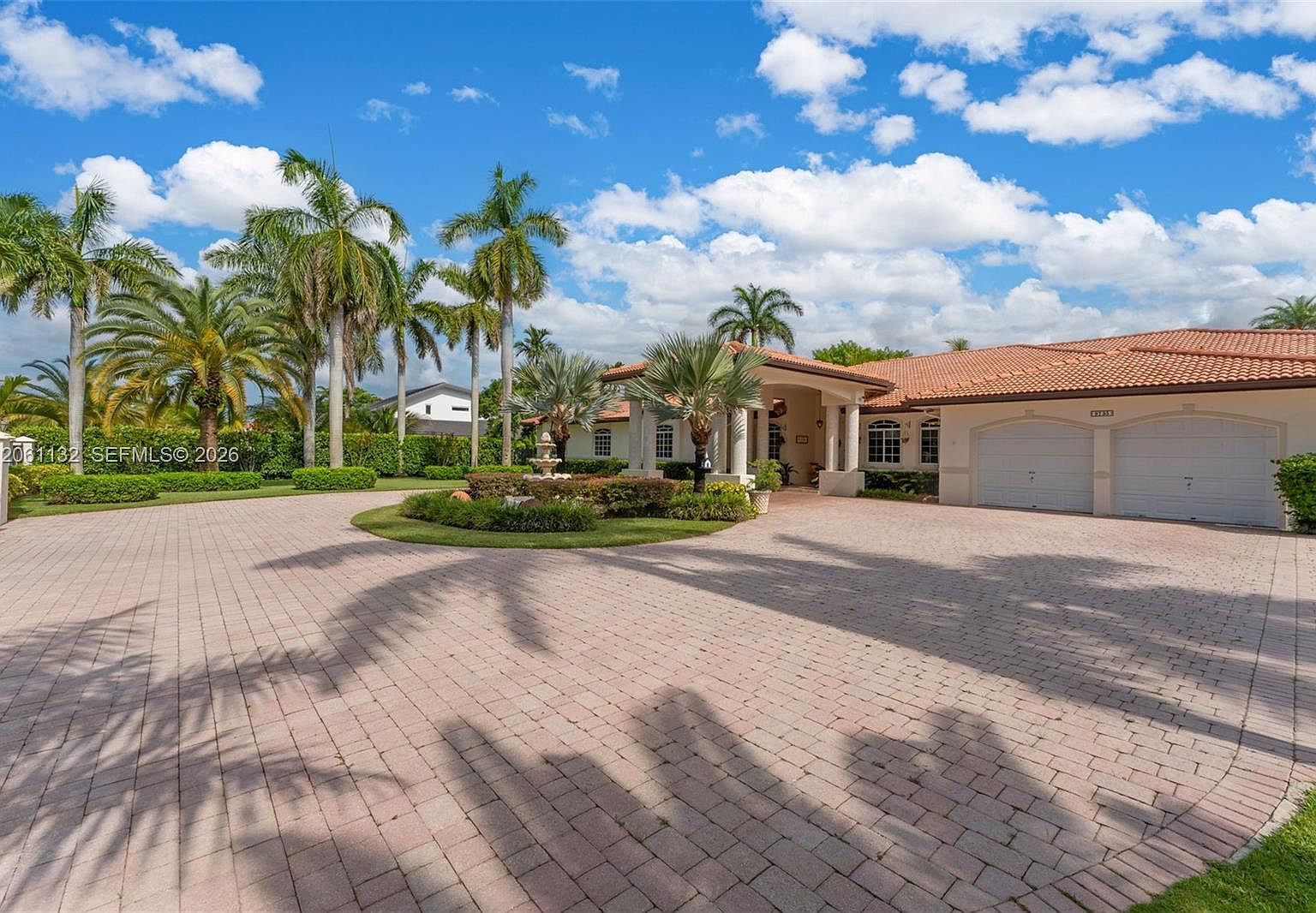 9735 SW 64th St Miami, FL 33173 - Thumbnail 3