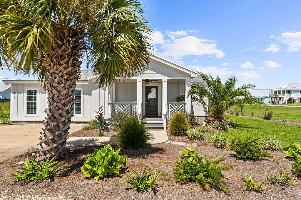 209 7th St Mexico Beach, FL 32456 - Thumbnail 3