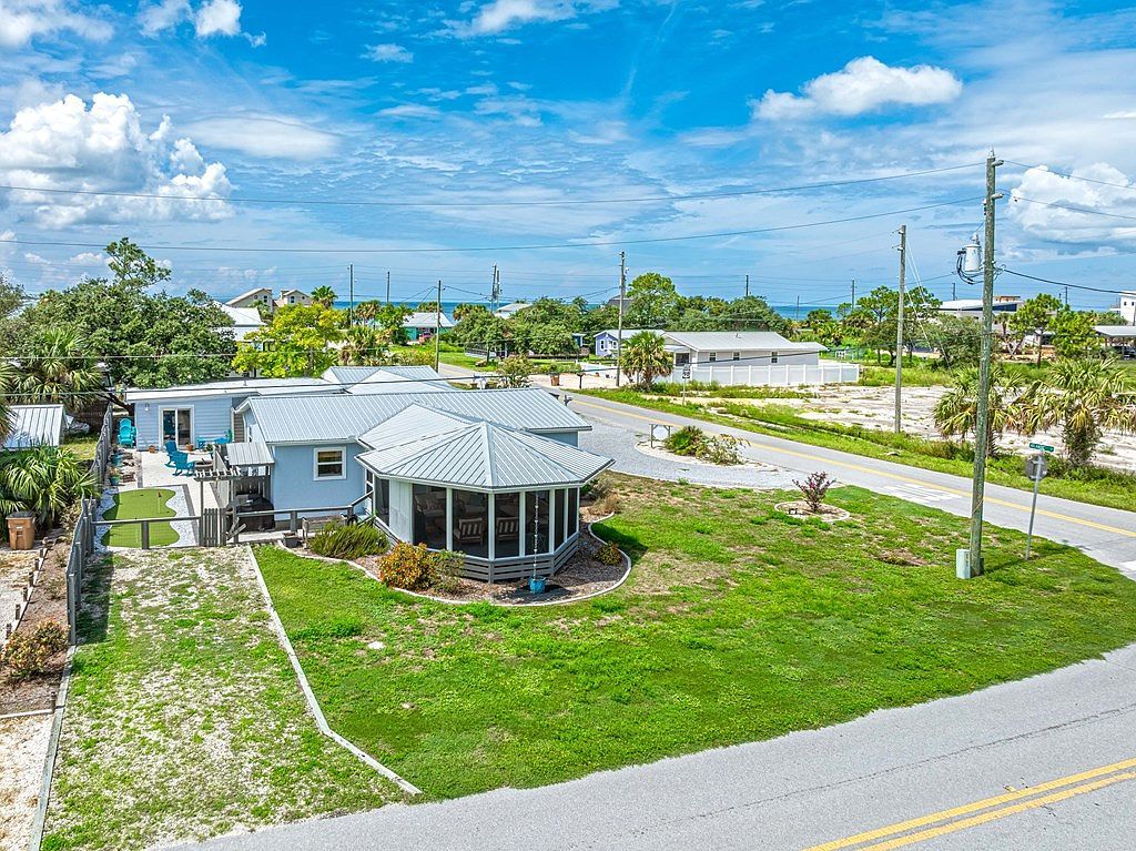 138 Atlantic St Port Saint Joe, FL 32456 - Thumbnail 3