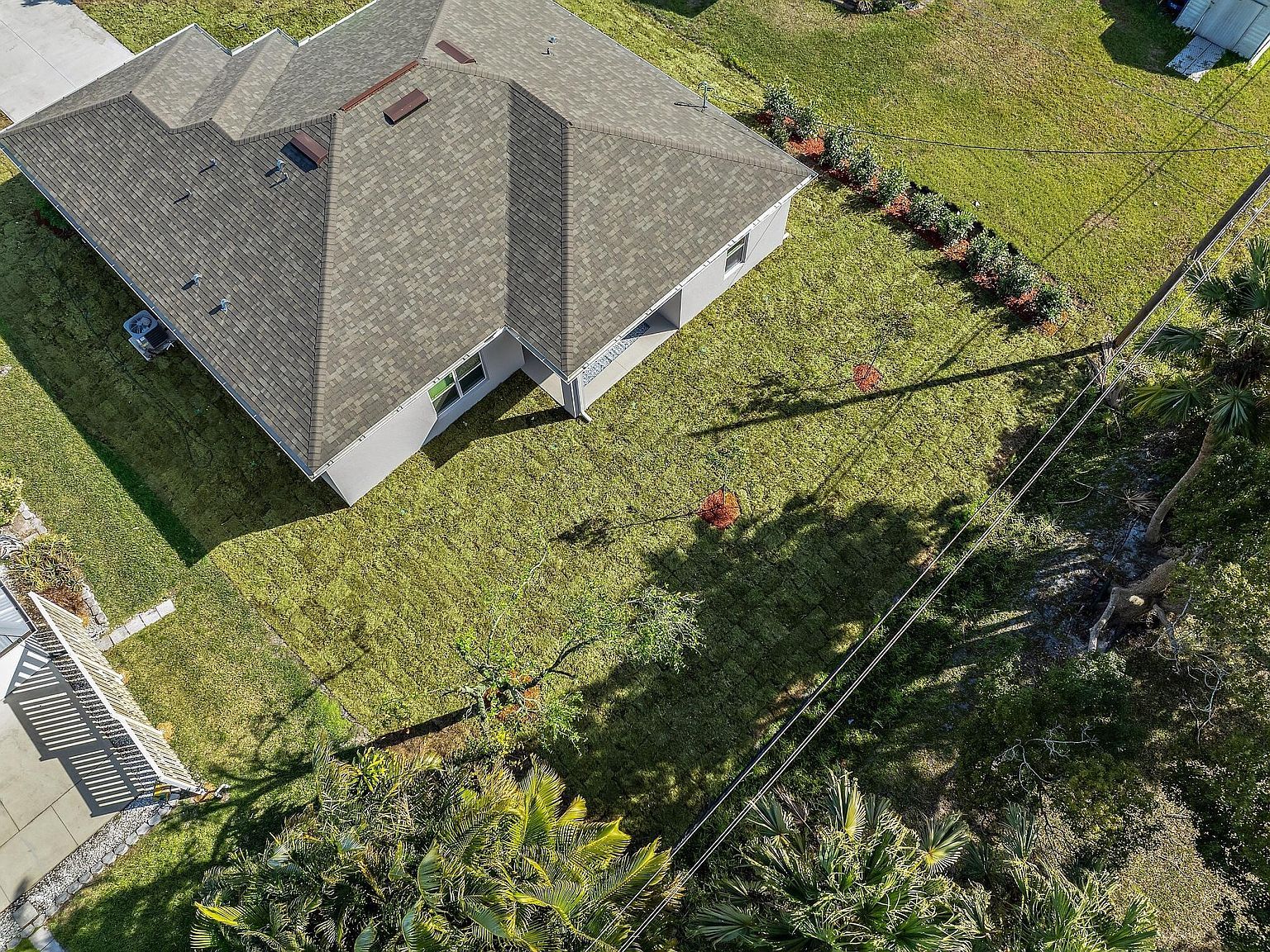 418 Easy St Sebastian, FL 32958 - Thumbnail 3