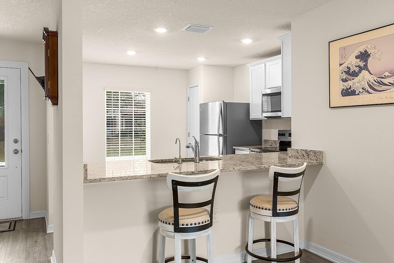 8275 105th Ct Vero Beach, FL 32967 - Thumbnail 3