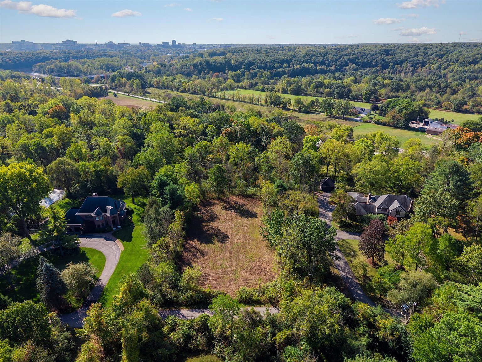 244 Barton Shore Dr Ann Arbor, MI 48105 - Thumbnail 3