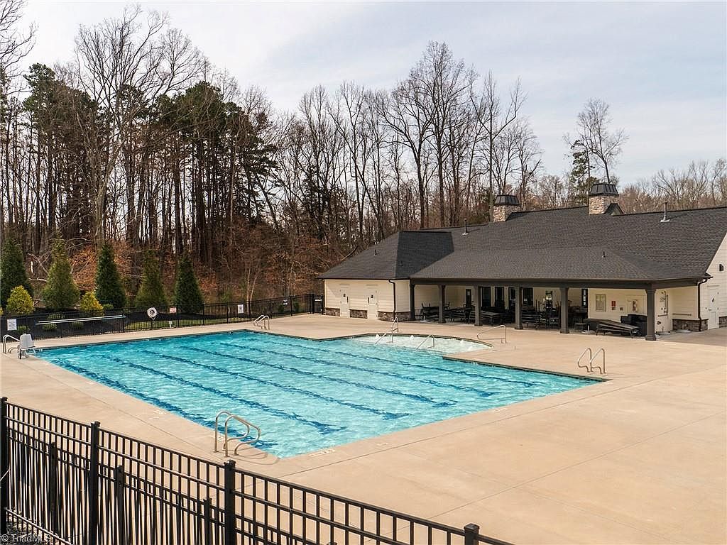 1231 Adrian Ct Mebane, NC 27302 - Thumbnail 3