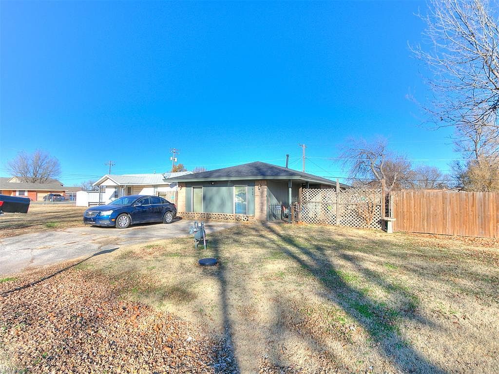 1426 W Watts St El Reno, OK 73036 - Thumbnail 3