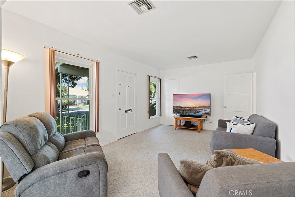 4832 Sunfield Ave Long Beach, CA 90808 - Thumbnail 3