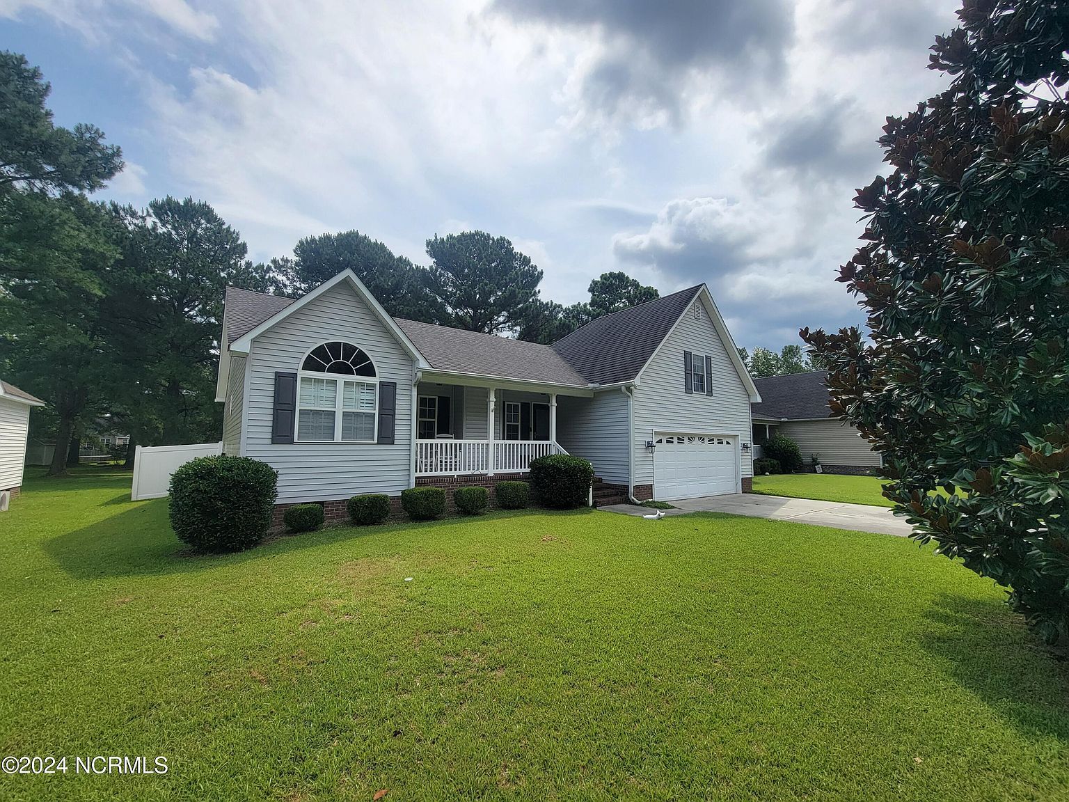 409 Fishing Creek Dr New Bern, NC 28562 - Thumbnail 3