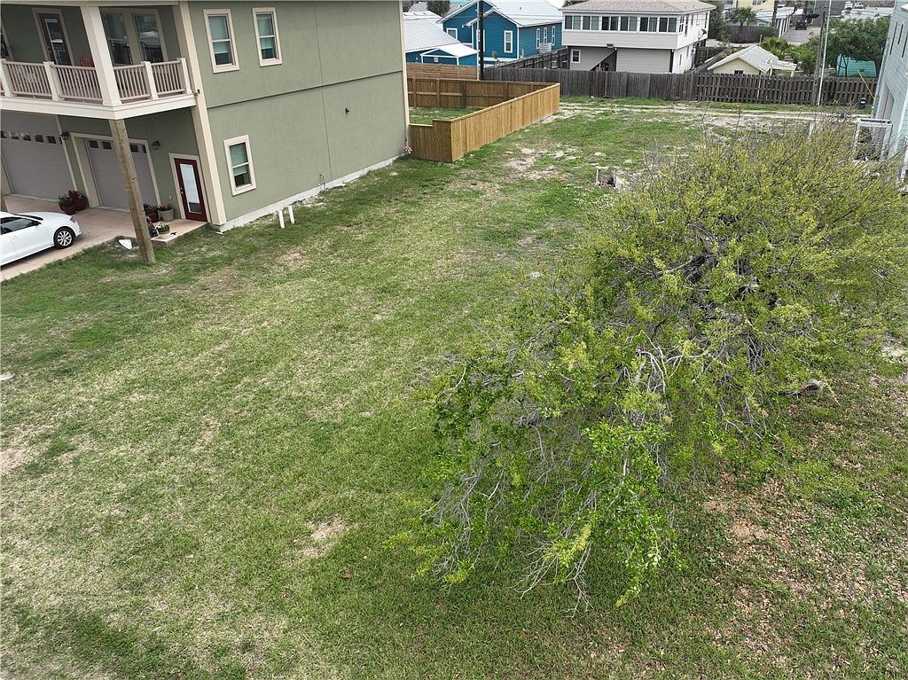 519 S 10th St Port Aransas, TX 78373 - Thumbnail 3