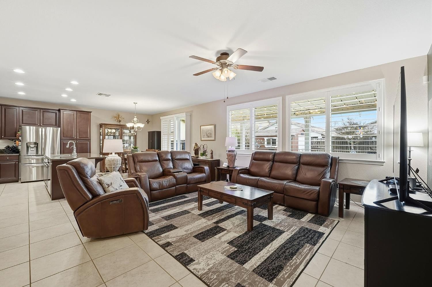 9532 Moss Hill Way Sacramento, CA 95829 - Thumbnail 3