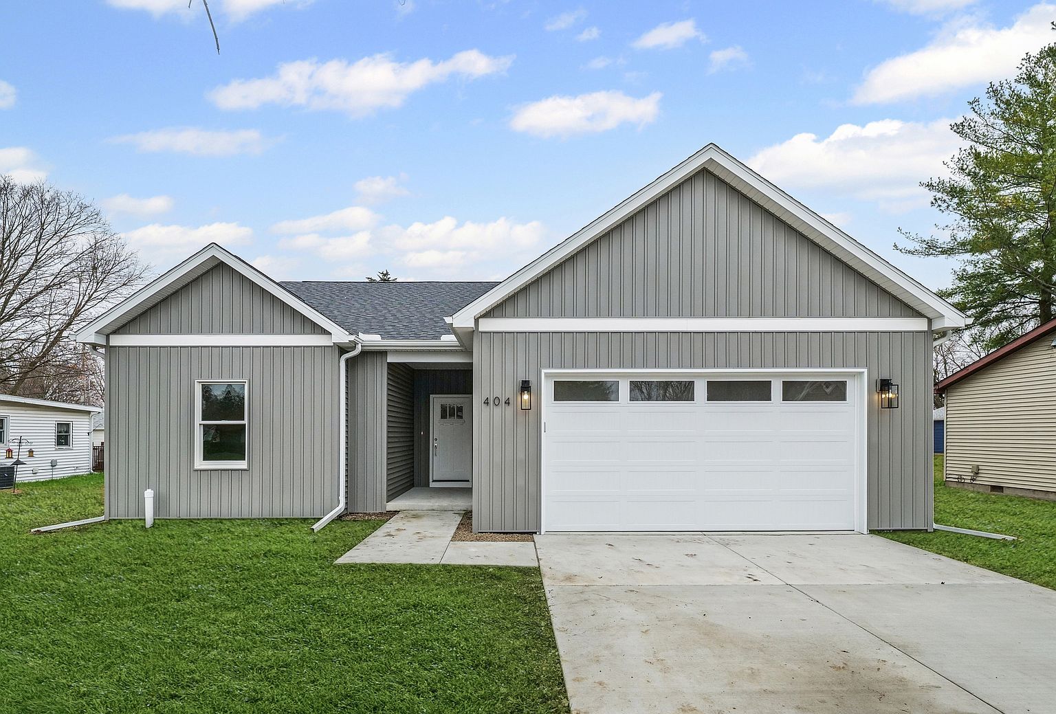 404 E Sherman St Saint Joseph, IL 61873 - Thumbnail 3