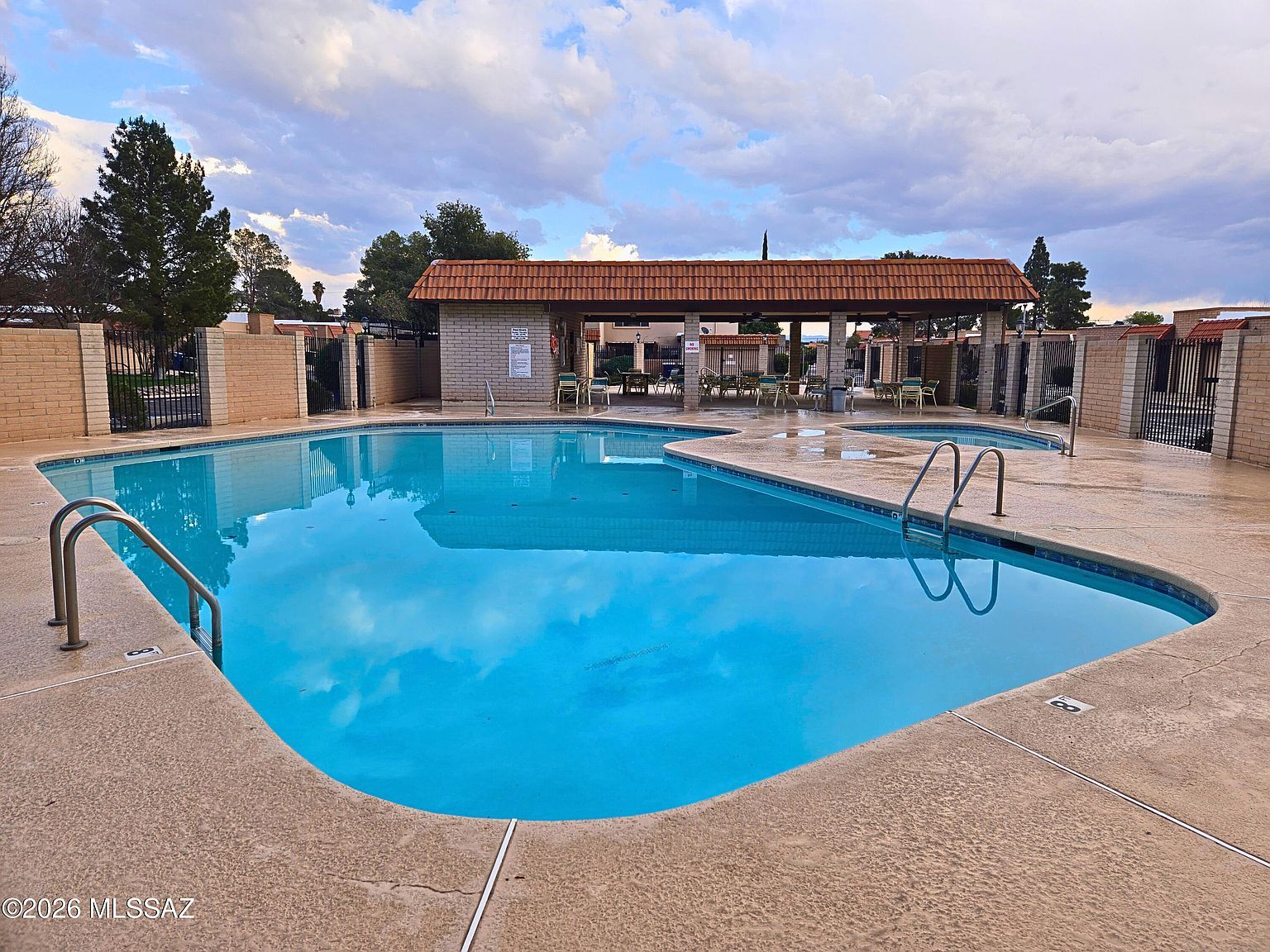 8434 E Brookside Ln Tucson, AZ 85710 - Thumbnail 3